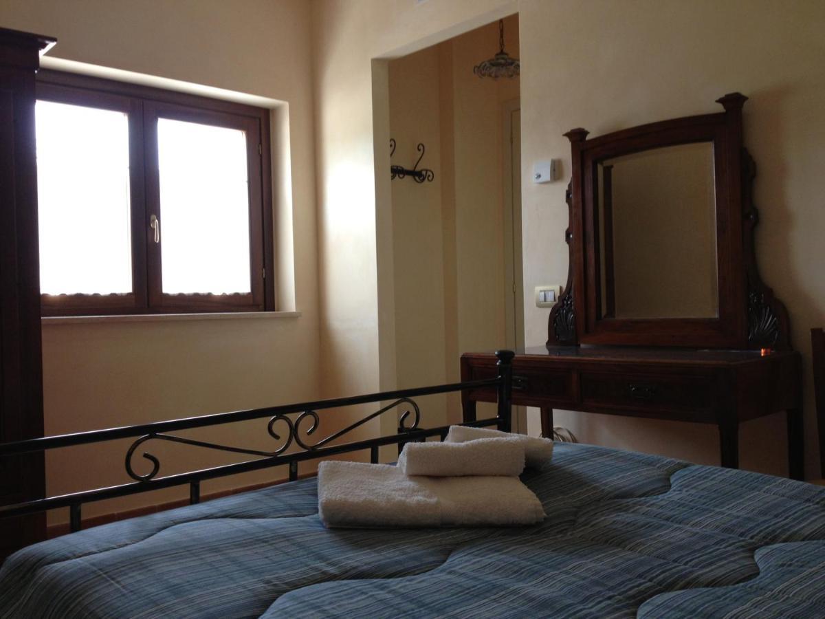 Bed and Breakfast Il Casale San Martino Норча Экстерьер фото