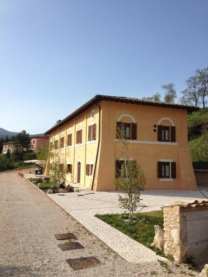 Bed and Breakfast Il Casale San Martino Норча Экстерьер фото