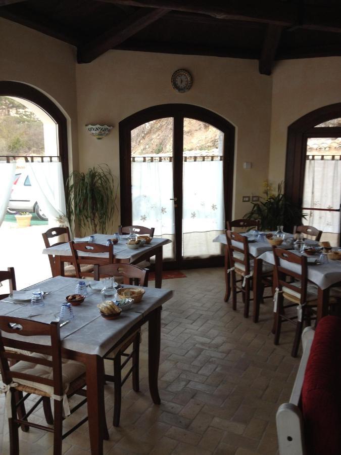 Bed and Breakfast Il Casale San Martino Норча Экстерьер фото